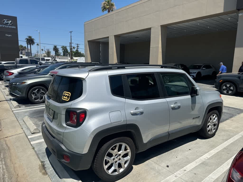 Thumbnail: 2017 Jeep Renegade - 15