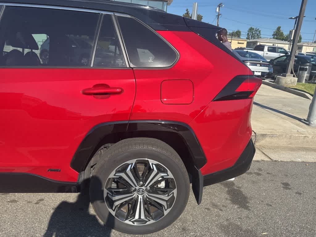 Thumbnail: 2023 Toyota RAV4 - 14