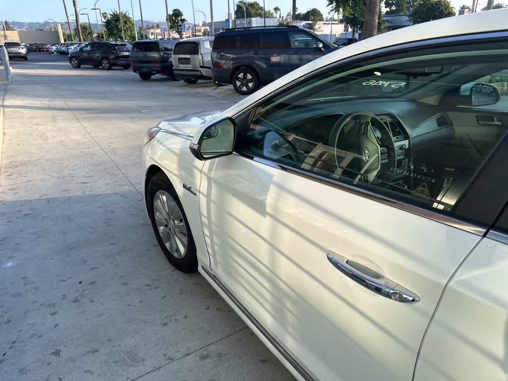 Thumbnail: 2017 Hyundai Sonata - 18