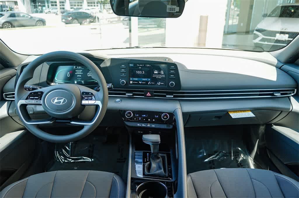 Thumbnail: 2025 Hyundai Elantra - 12