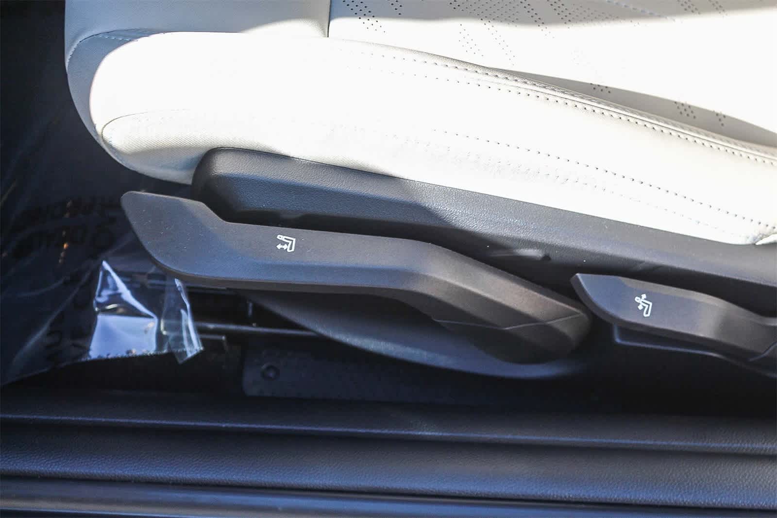 Thumbnail: 2025 MINI Cooper Hardtop - 26