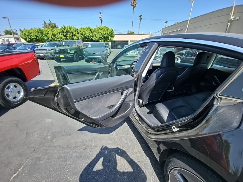 Thumbnail: 2020 Tesla Model 3 - 13