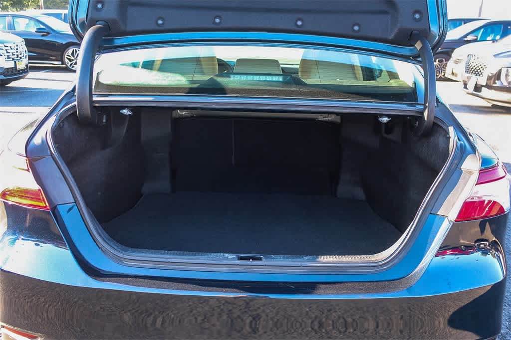 Thumbnail: 2019 Toyota Camry - 31