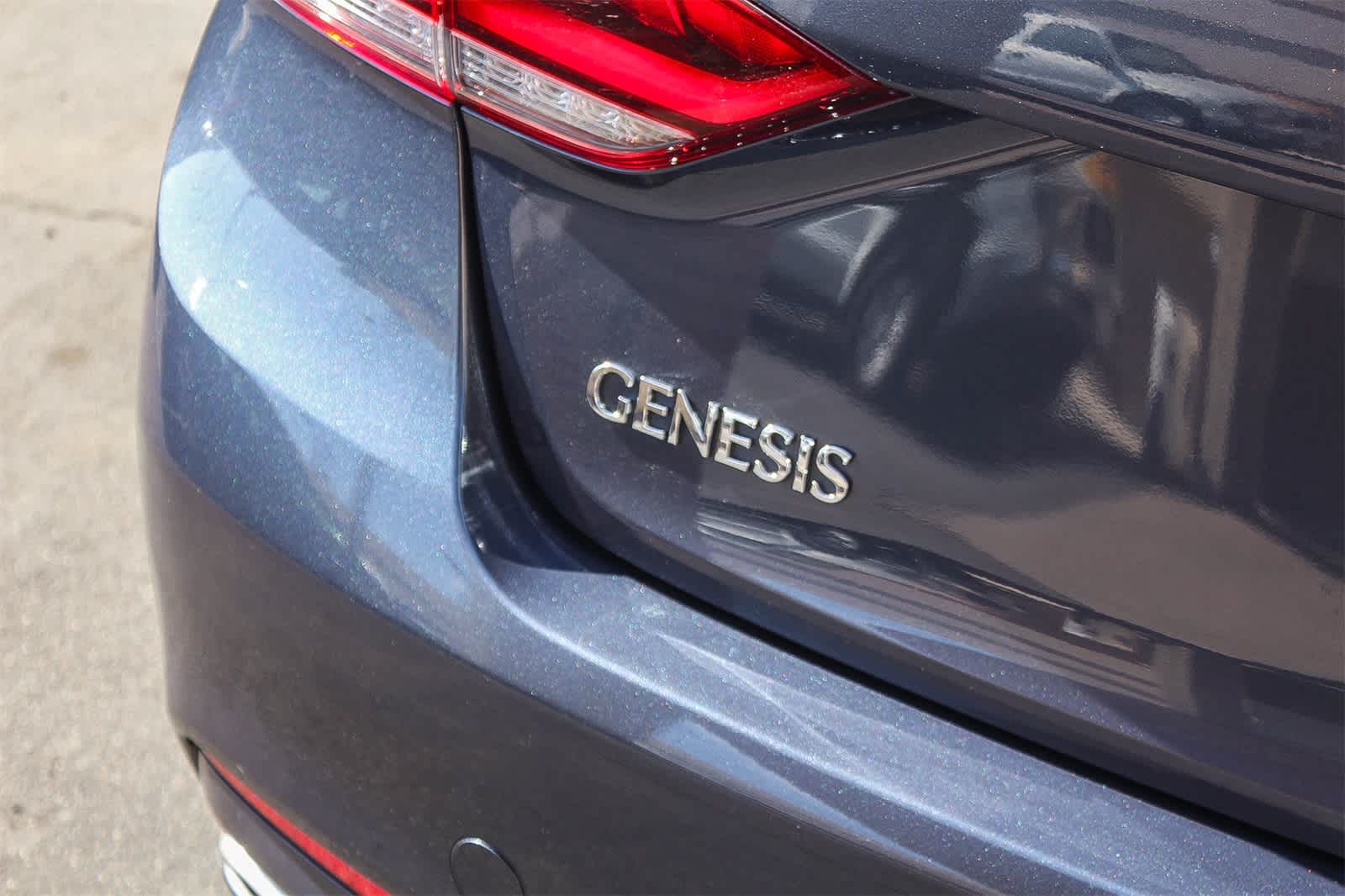 Thumbnail: 2015 Hyundai Genesis - 9