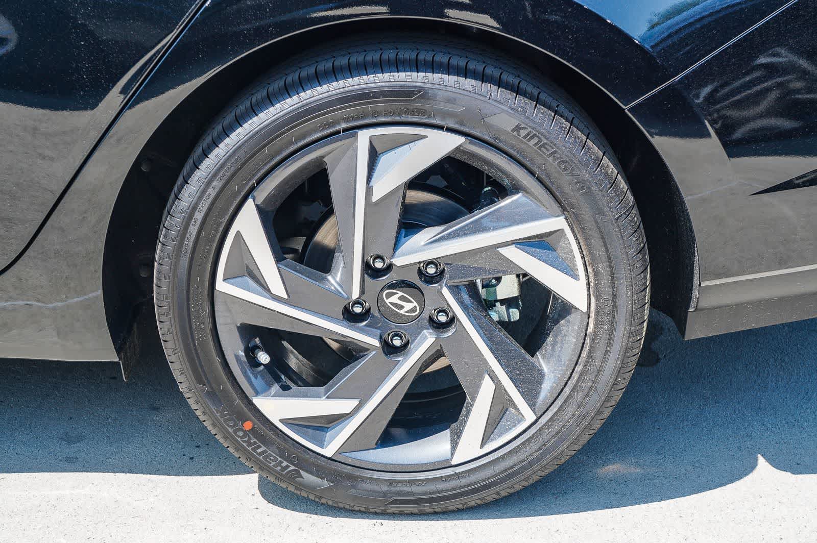 Thumbnail: 2025 Hyundai Elantra - 10