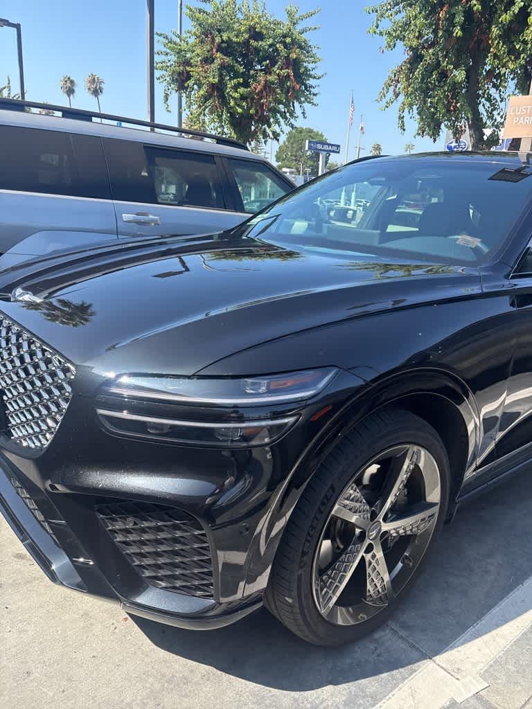 Thumbnail: 2023 Genesis GV70 - 9