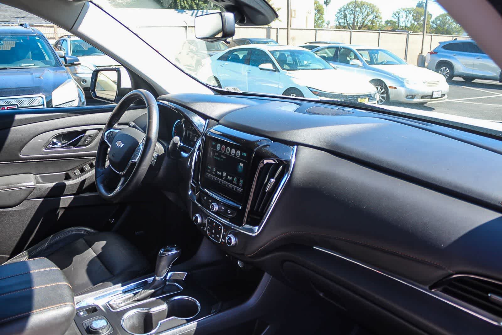 Thumbnail: 2018 Chevrolet Traverse - 23