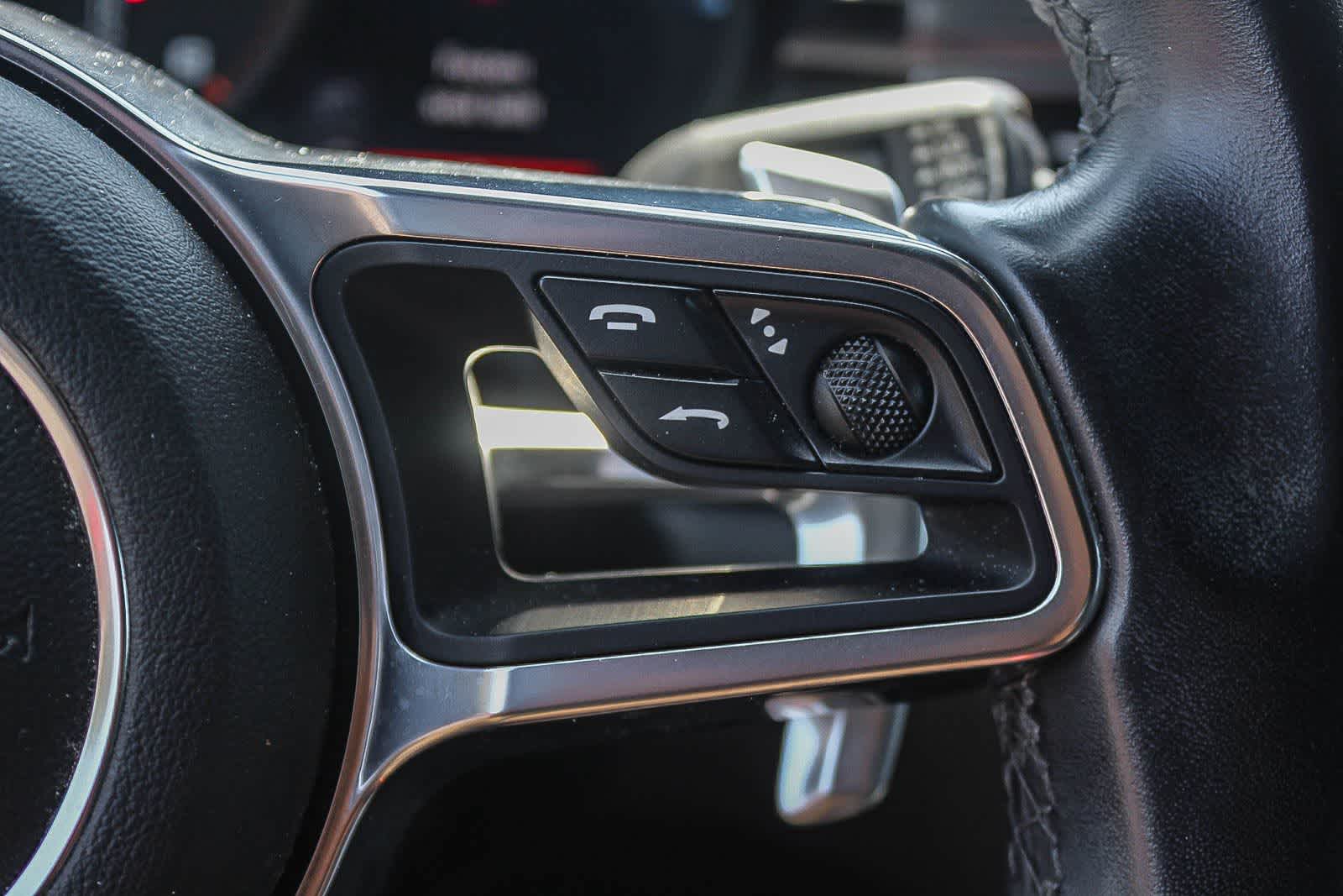 Thumbnail: 2018 Porsche Macan - 32