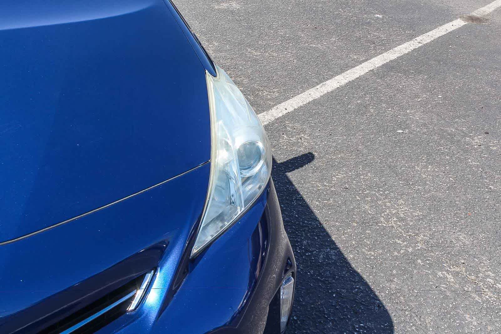 Thumbnail: 2012 Toyota Prius v - 14