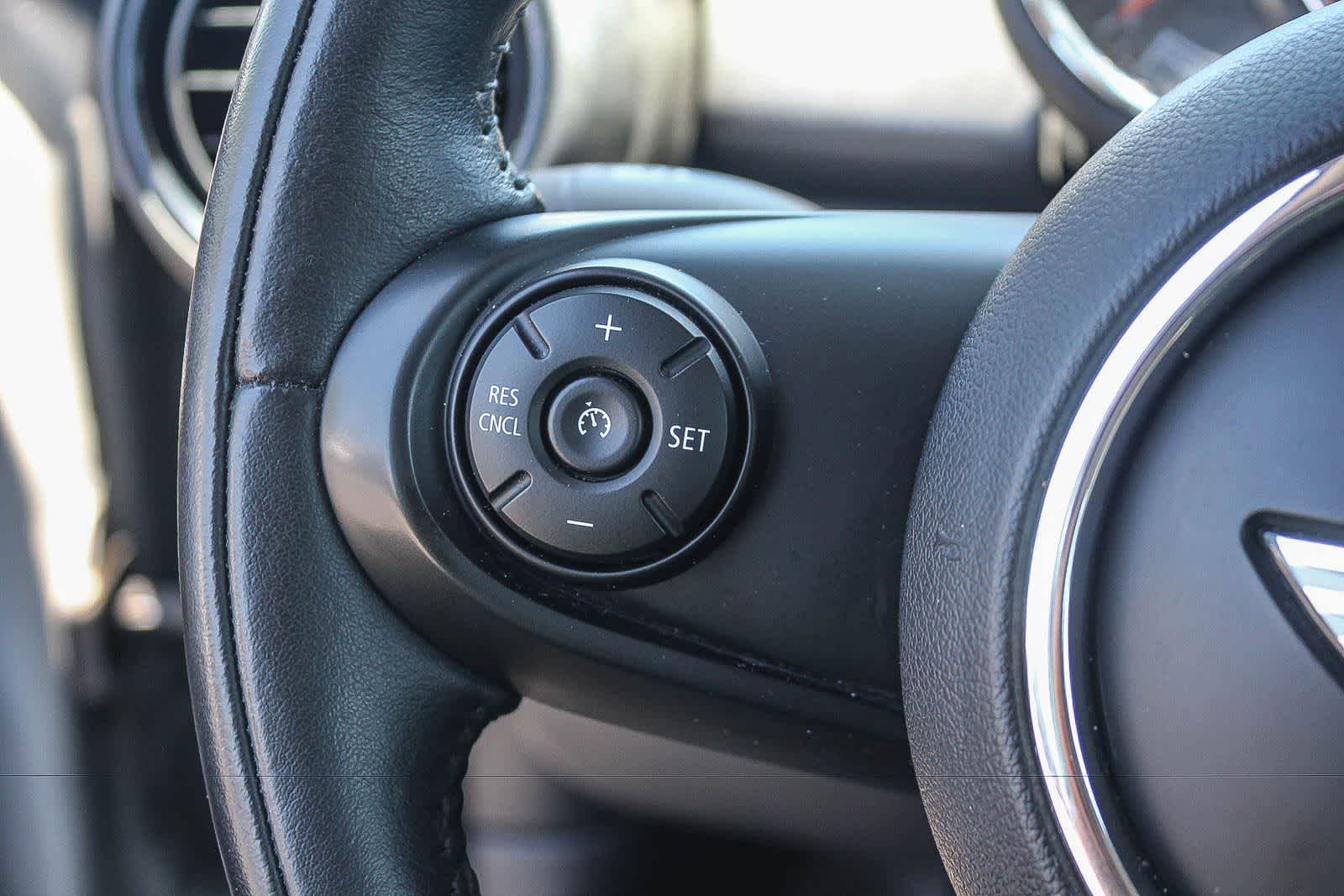 Thumbnail: 2017 MINI Cooper Hardtop - 27