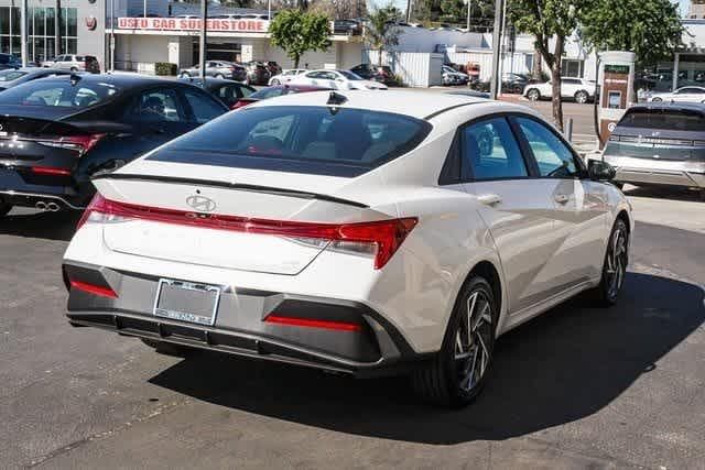Thumbnail: 2025 Hyundai Elantra - 4
