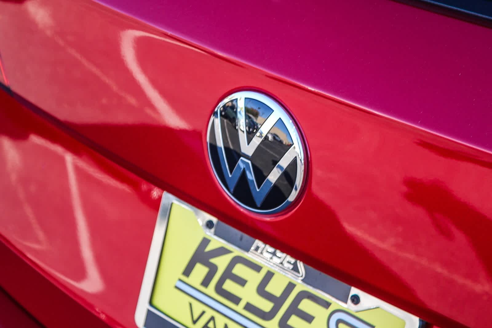 Thumbnail: 2023 Volkswagen Taos - 11