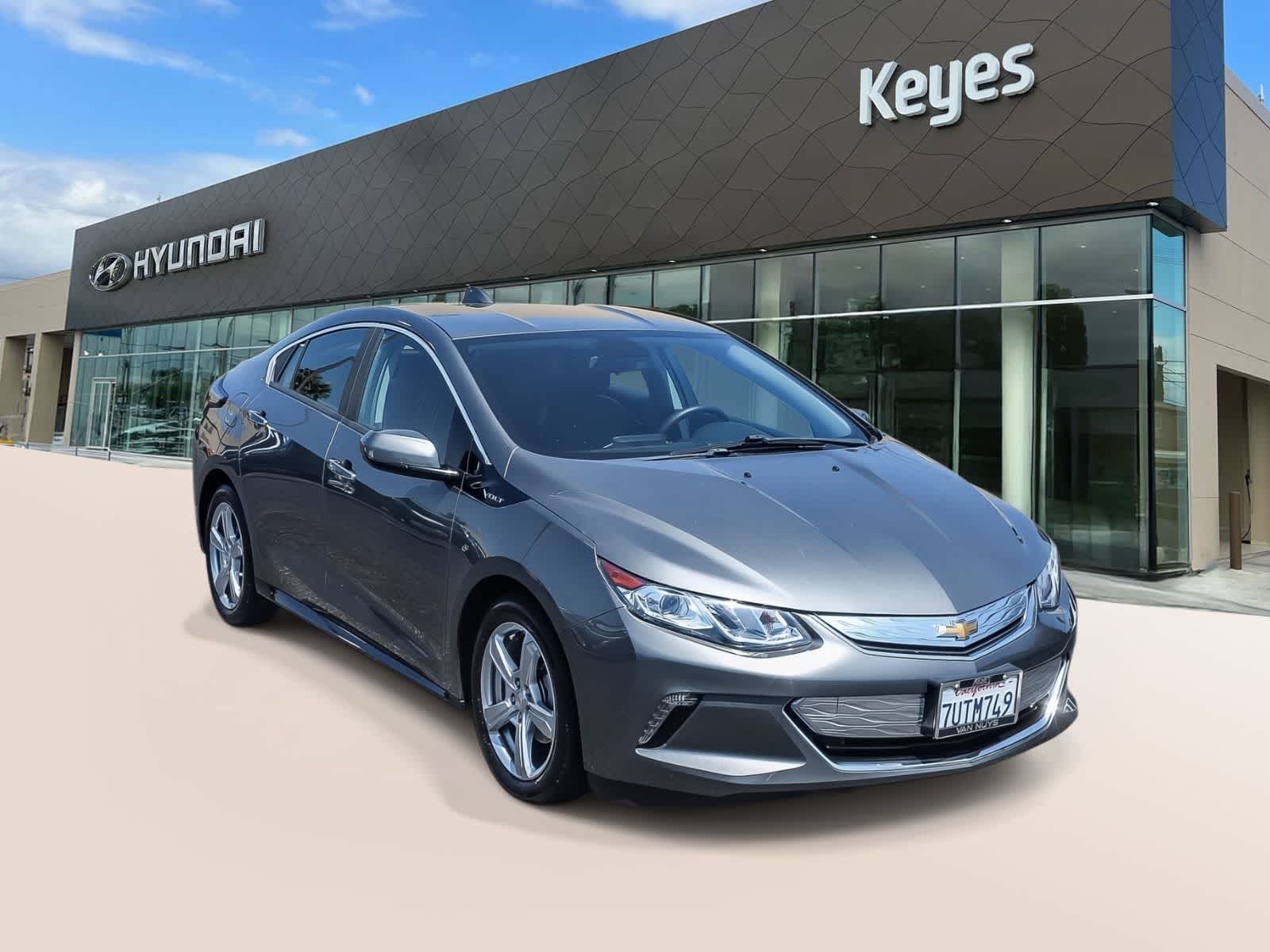 Thumbnail: 2017 Chevrolet Volt - 3