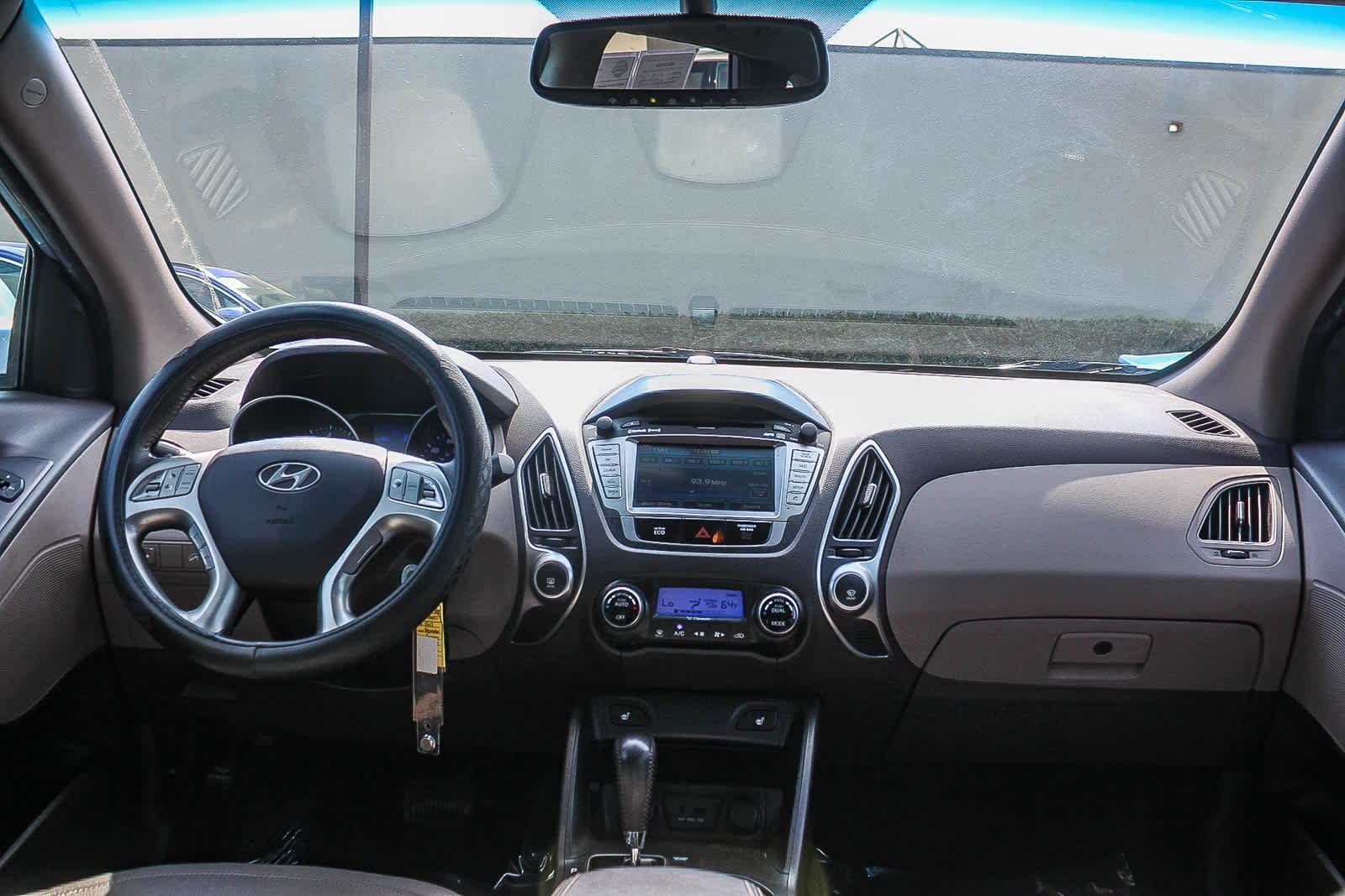 Thumbnail: 2012 Hyundai Tucson - 18