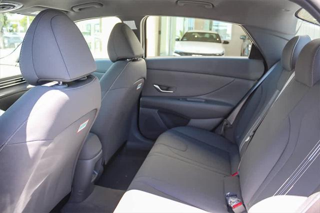 2025 Hyundai Elantra Blue 20
