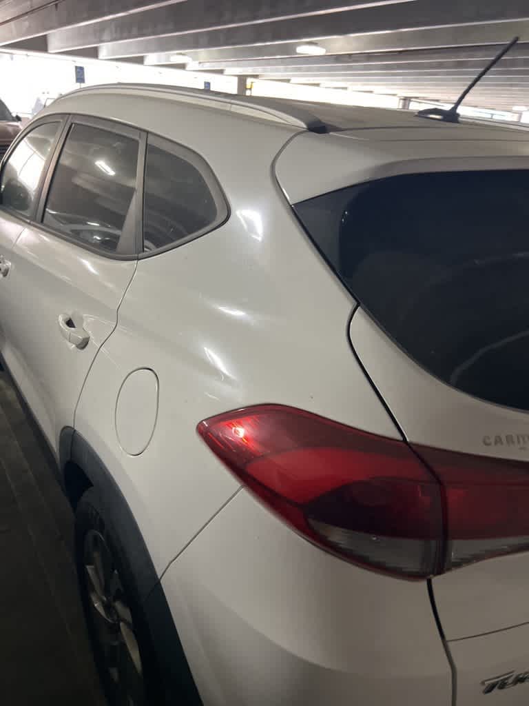 Thumbnail: 2016 Hyundai Tucson - 10