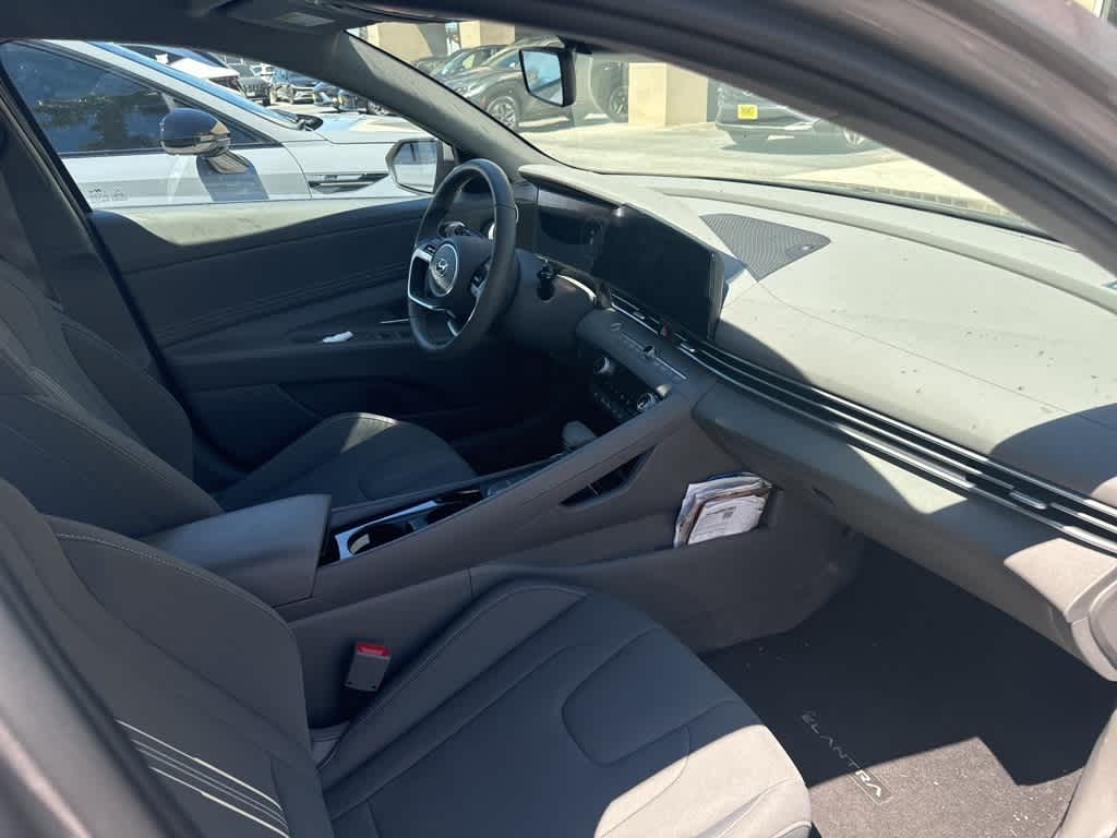 Thumbnail: 2023 Hyundai Elantra - 15