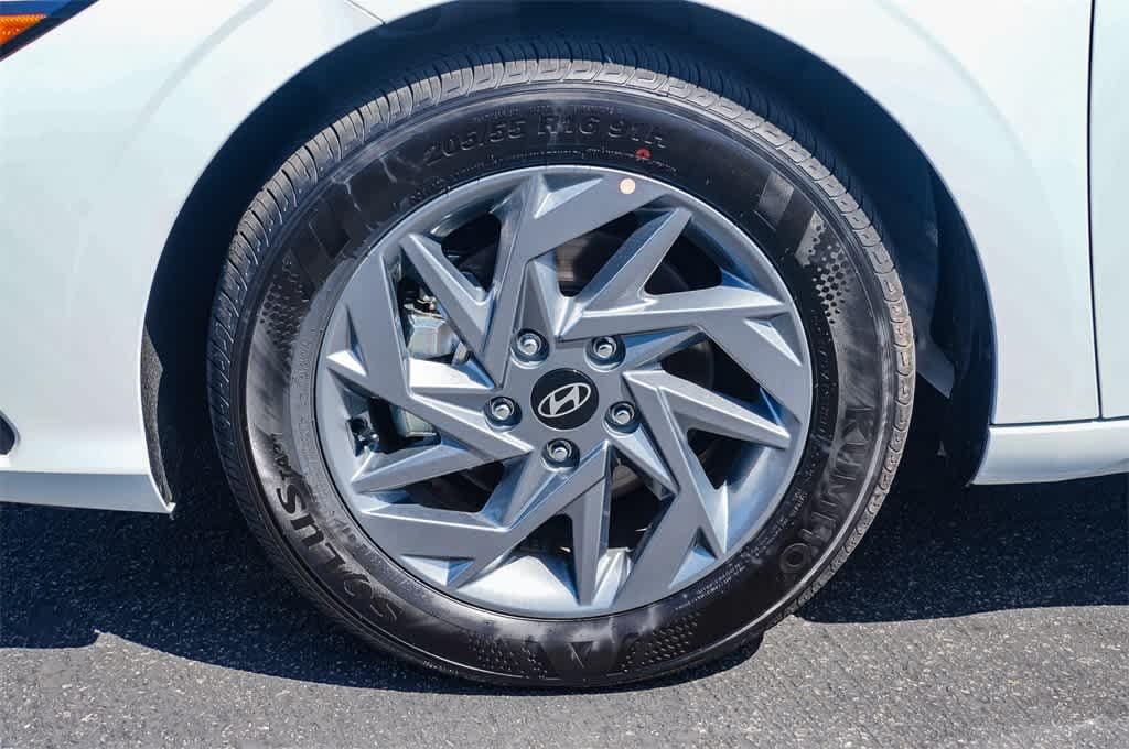 Thumbnail: 2025 Hyundai Elantra - 9
