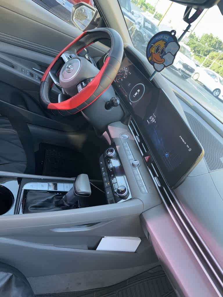 Thumbnail: 2023 Hyundai Elantra - 17
