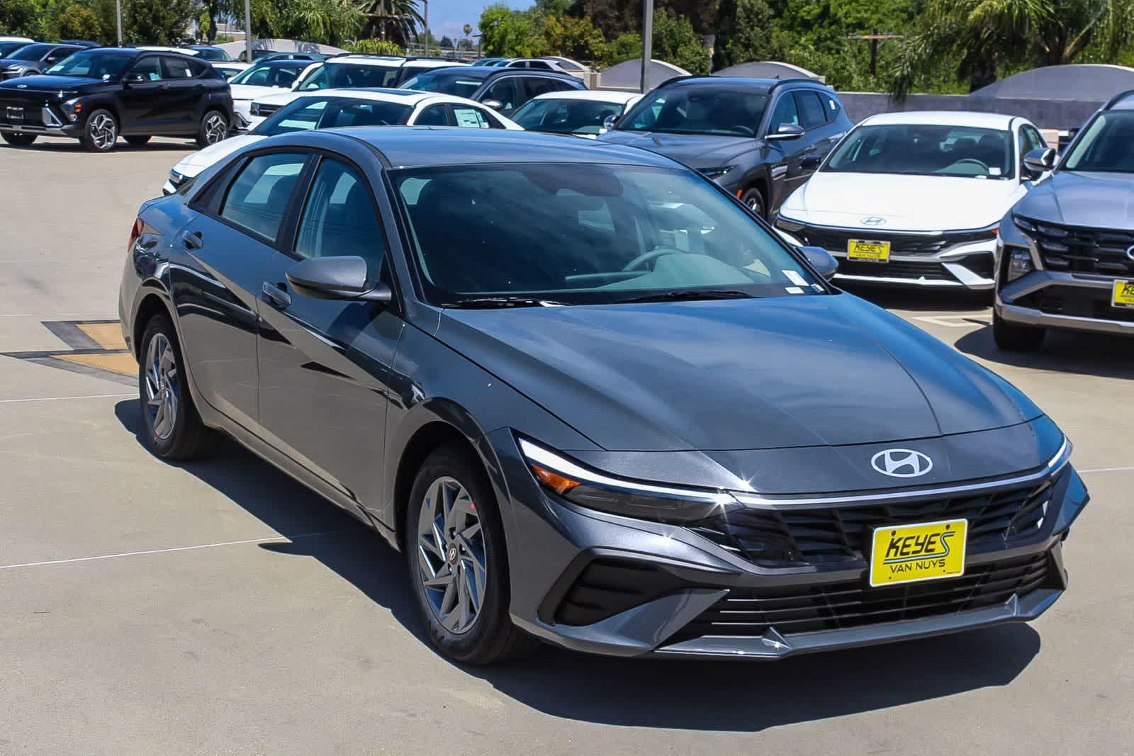 Thumbnail: 2026 Hyundai Elantra - 3