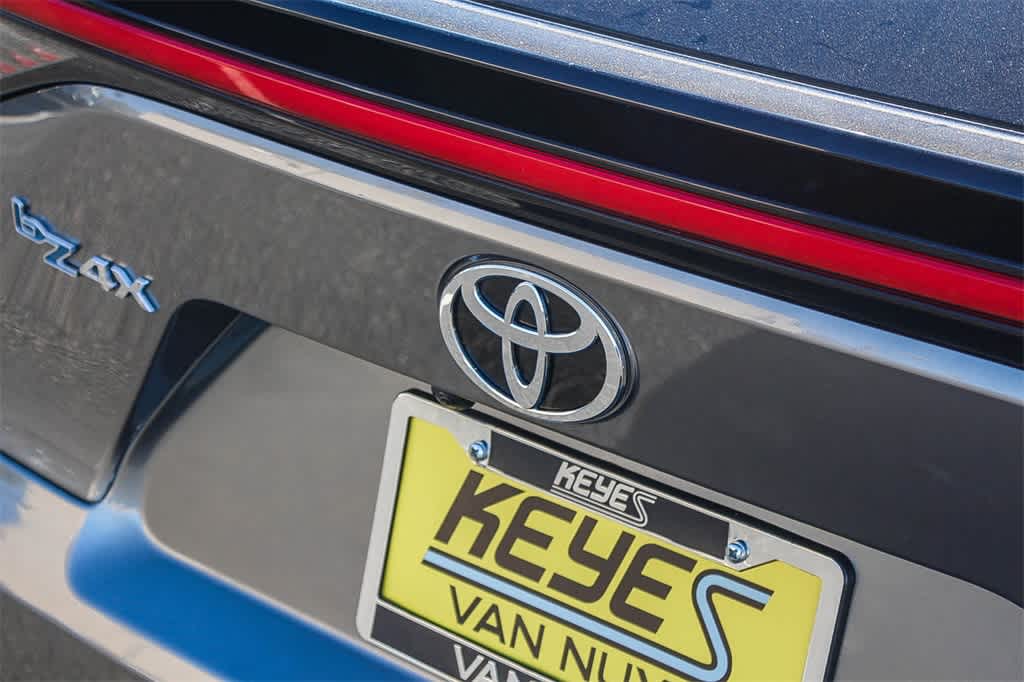 Thumbnail: 2023 Toyota bZ4X - 11