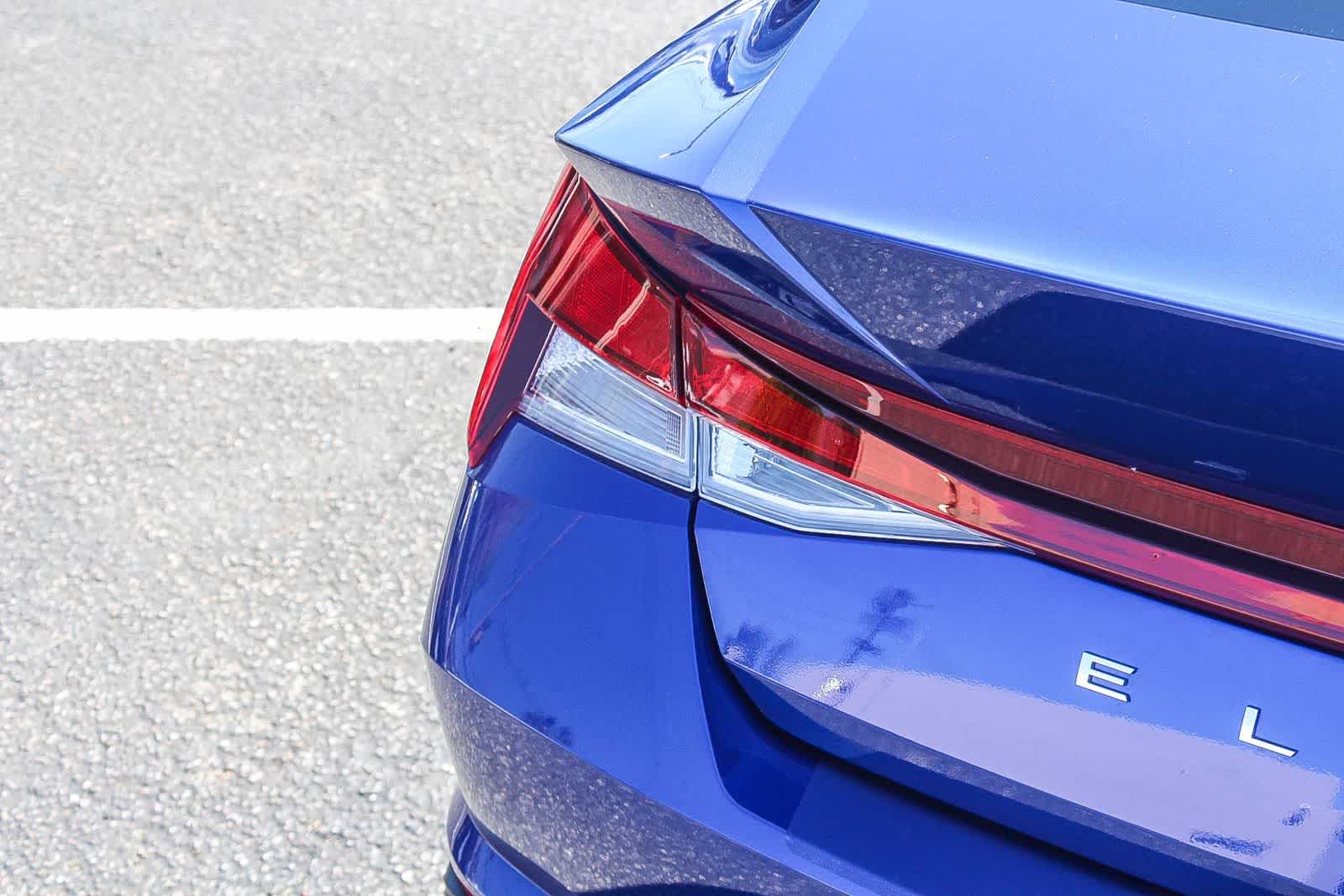 Thumbnail: 2023 Hyundai Elantra - 8