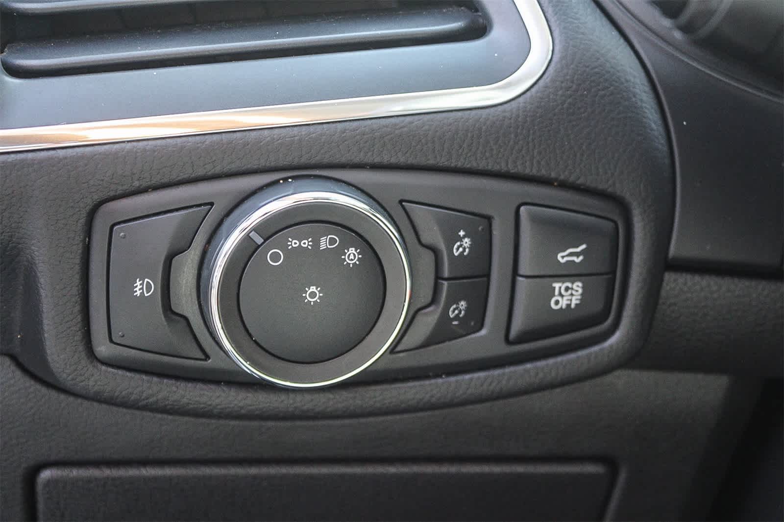 Thumbnail: 2022 Ford Edge - 29