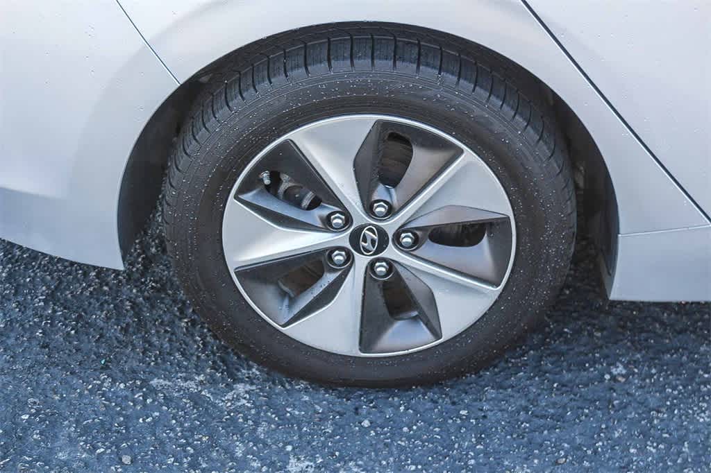 Thumbnail: 2019 Hyundai Ioniq - 8