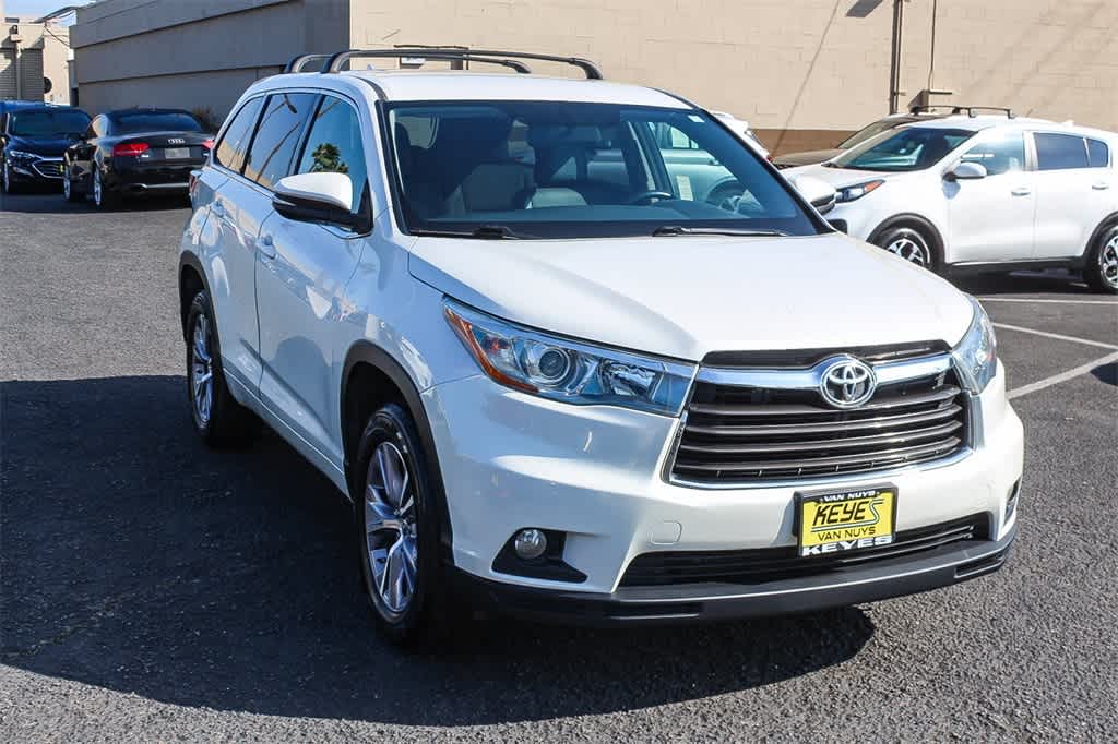 Thumbnail: 2015 Toyota Highlander - 3
