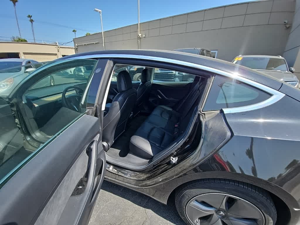 Thumbnail: 2020 Tesla Model 3 - 14