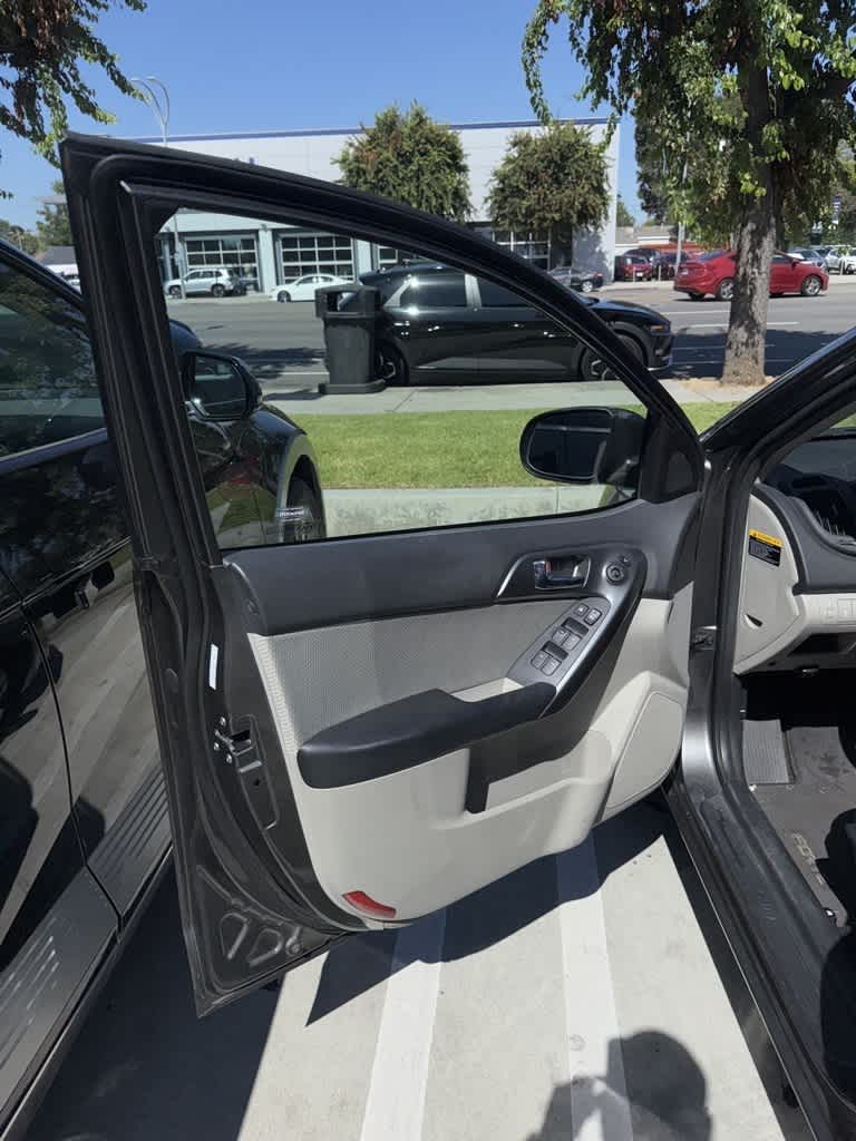 Thumbnail: 2013 Kia Forte - 4