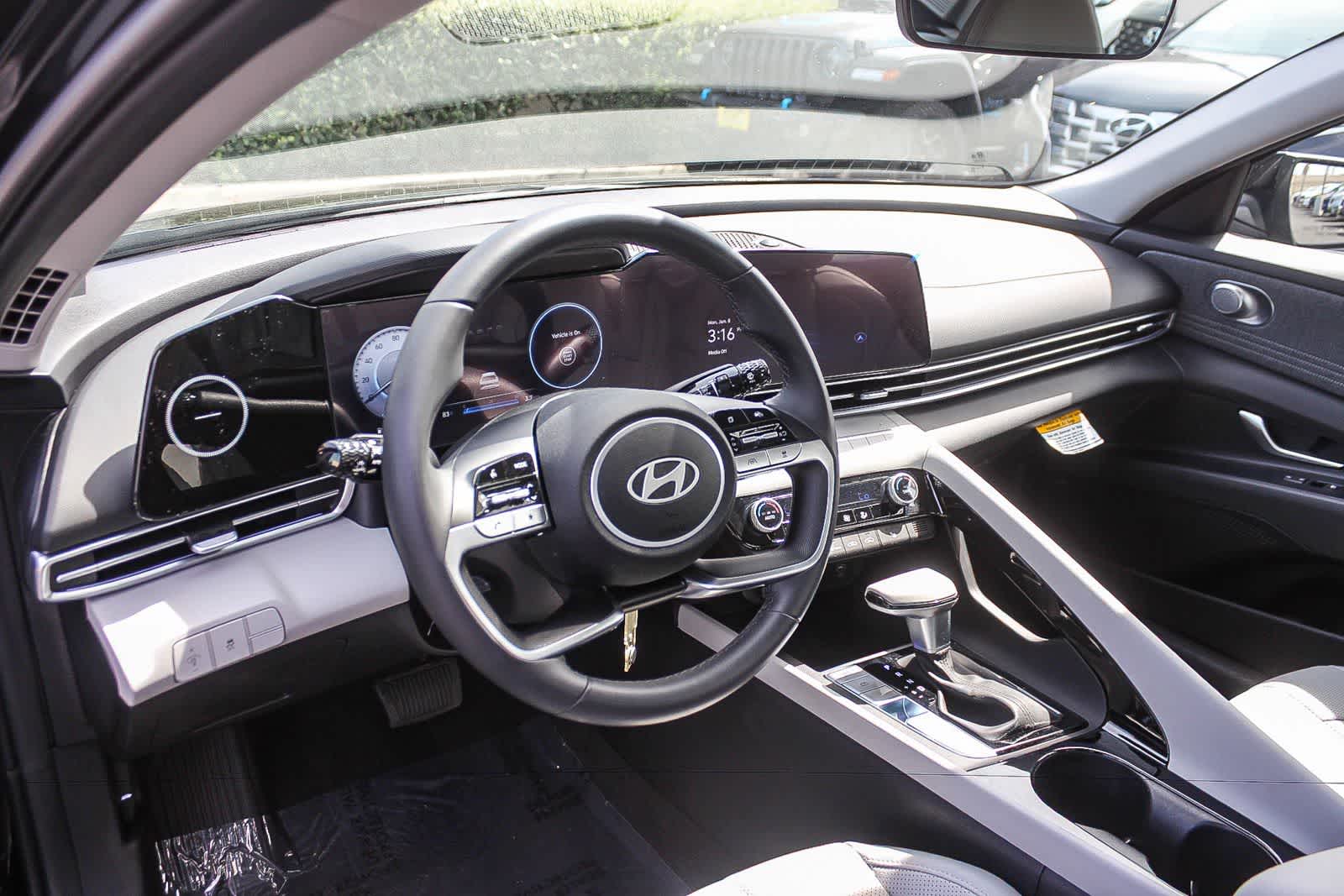 Thumbnail: 2025 Hyundai Elantra - 21