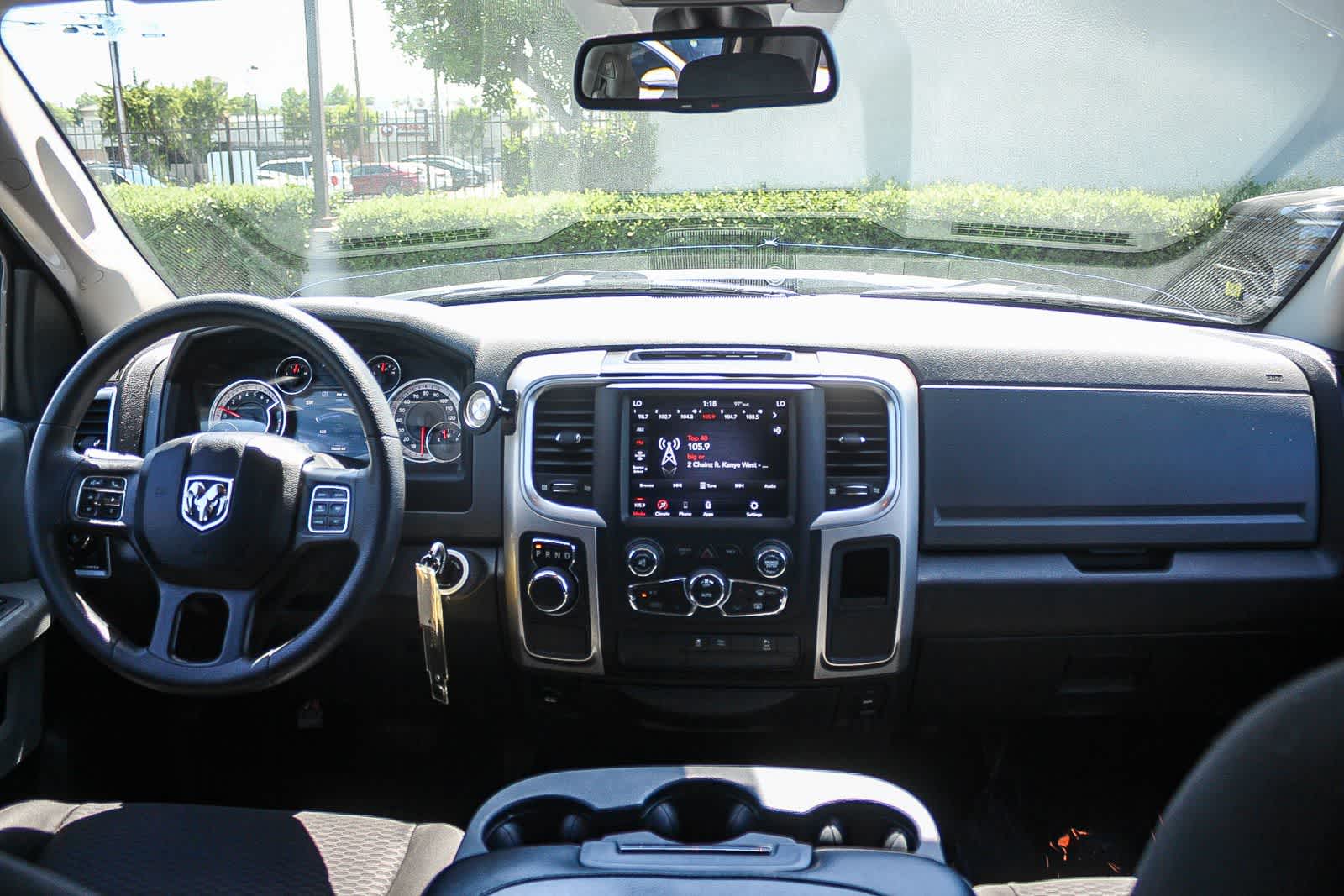 Thumbnail: 2020 RAM 1500 Classic - 16