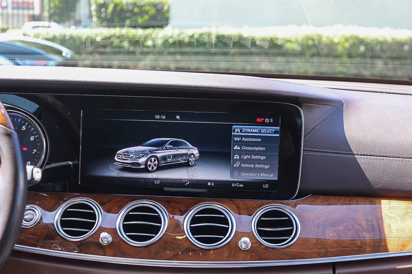 Thumbnail: 2017 Mercedes-Benz E-Class - 18