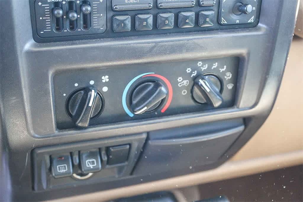 Thumbnail: 2002 Jeep Wrangler - 20