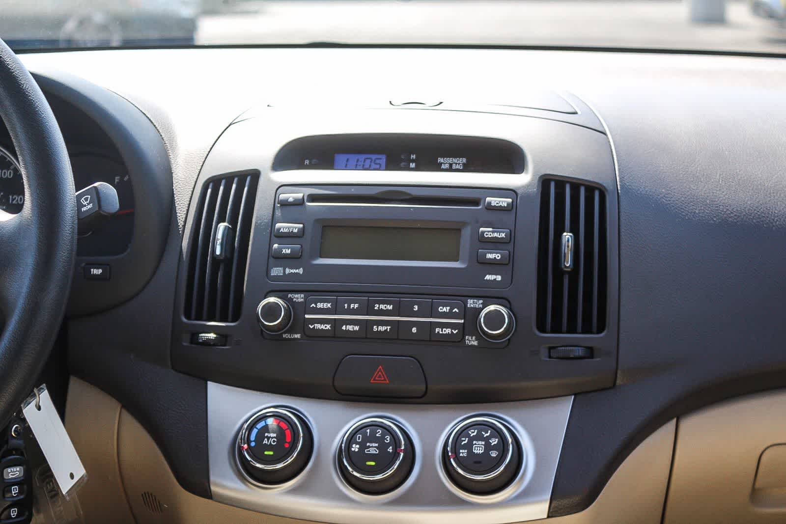 Thumbnail: 2010 Hyundai Elantra - 19