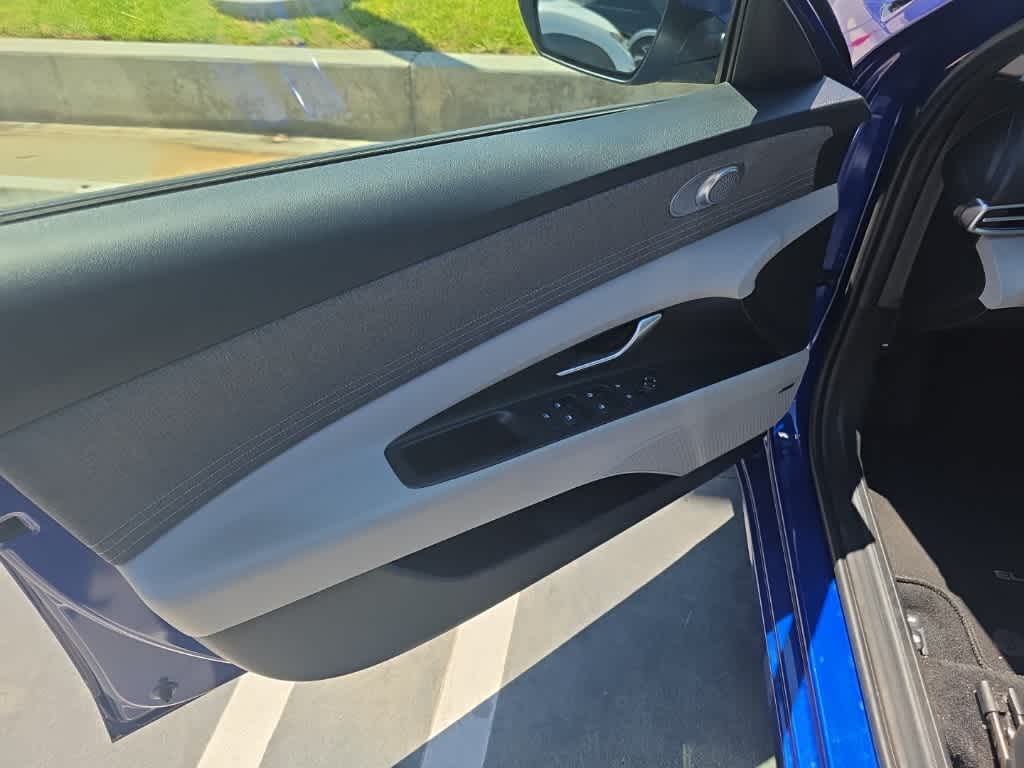 Thumbnail: 2023 Hyundai Elantra - 26