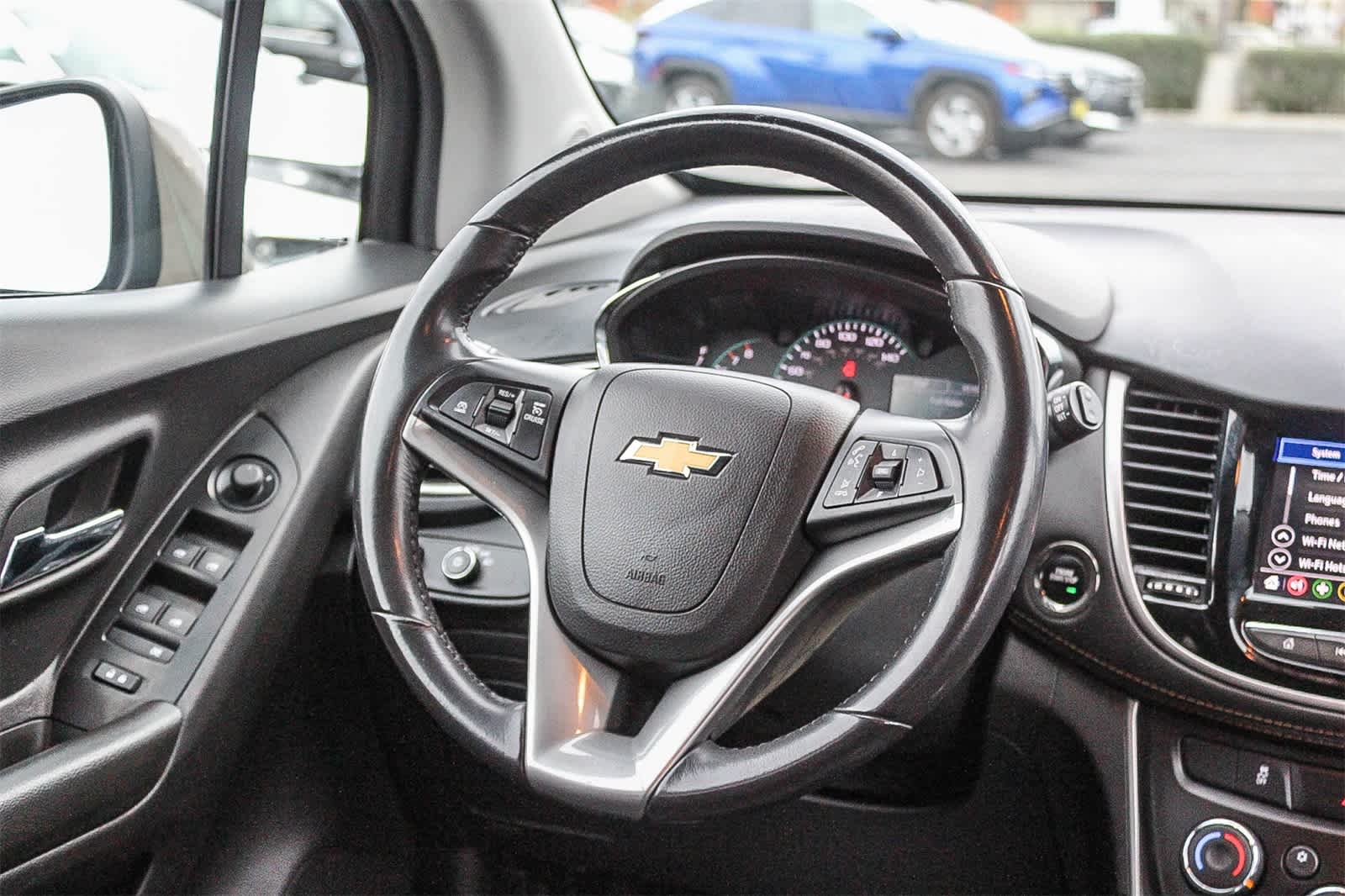 Thumbnail: 2022 Chevrolet Trax - 19