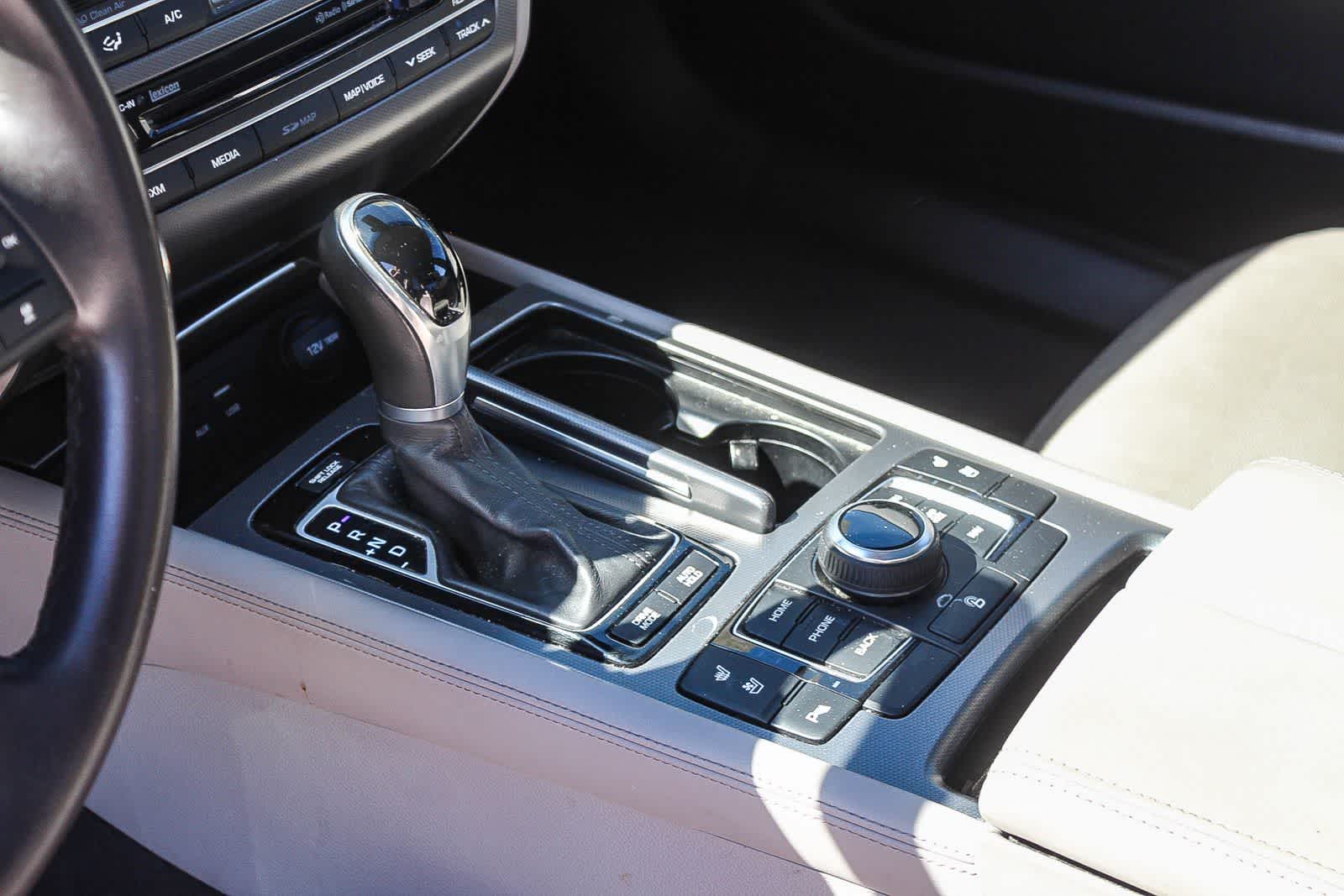 Thumbnail: 2017 Genesis G80 - 27