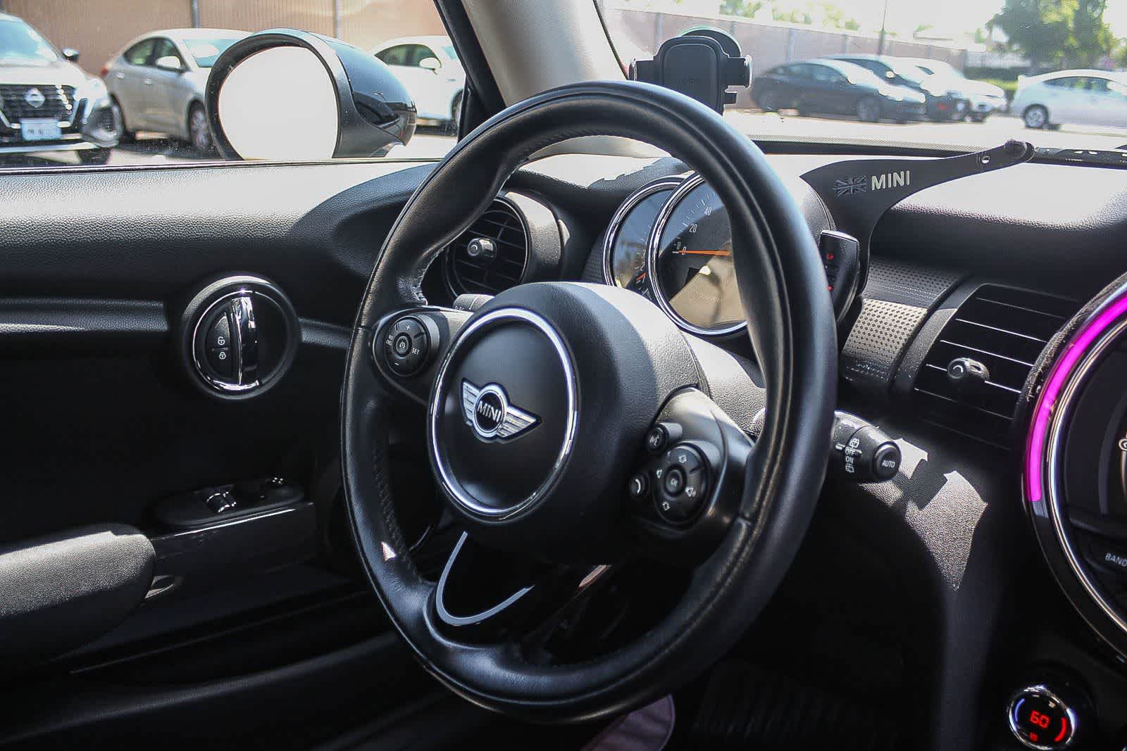 Thumbnail: 2017 MINI Cooper Hardtop - 19