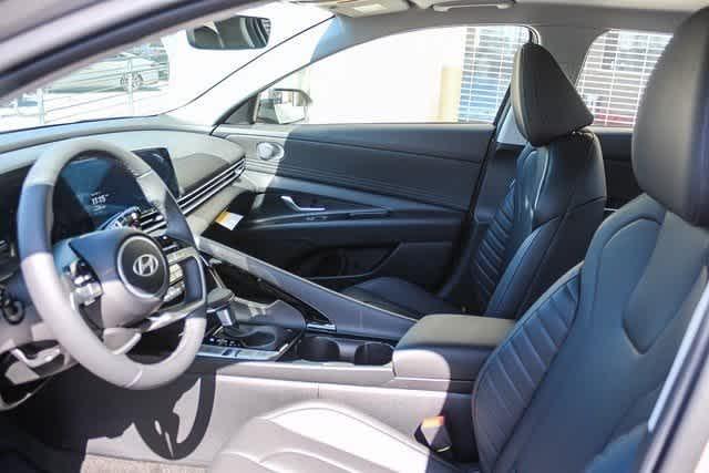 Thumbnail: 2025 Hyundai Elantra - 23