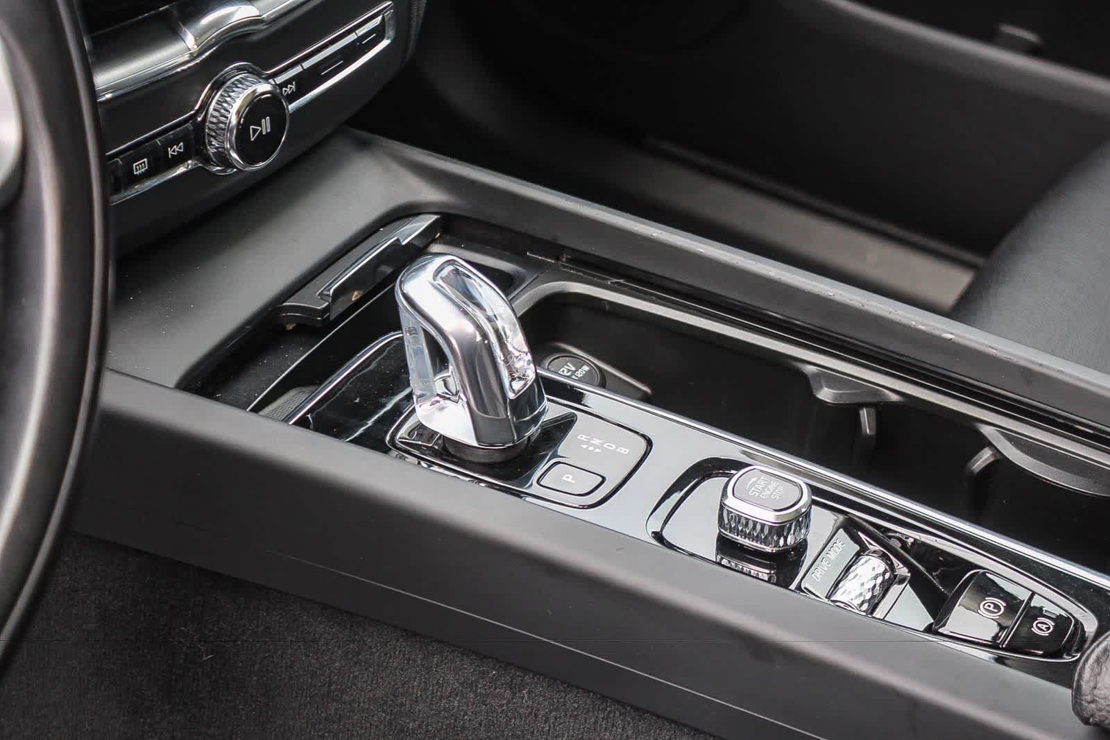 Thumbnail: 2018 Volvo XC60 - 26