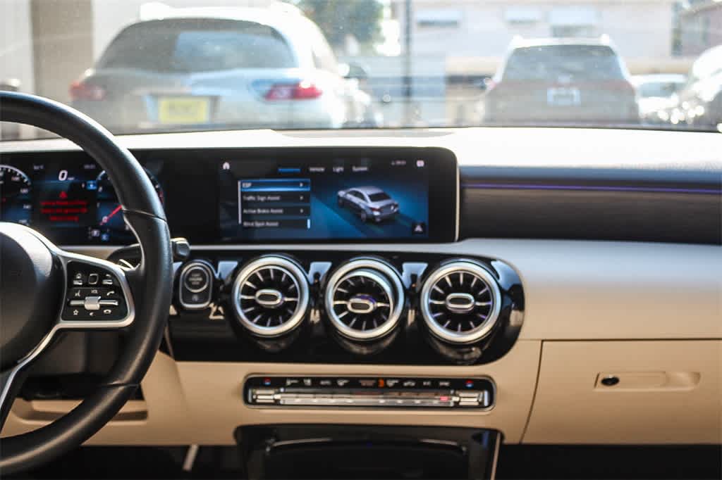 Thumbnail: 2019 Mercedes-Benz A-Class - 10