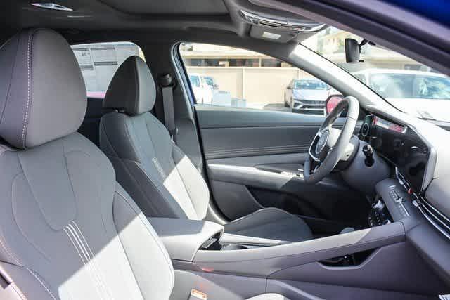 Thumbnail: 2025 Hyundai Elantra - 16