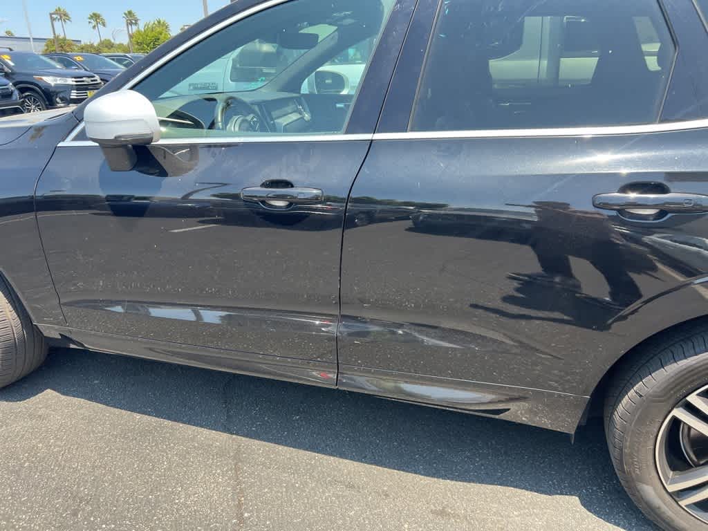 Thumbnail: 2018 Volvo XC60 - 8