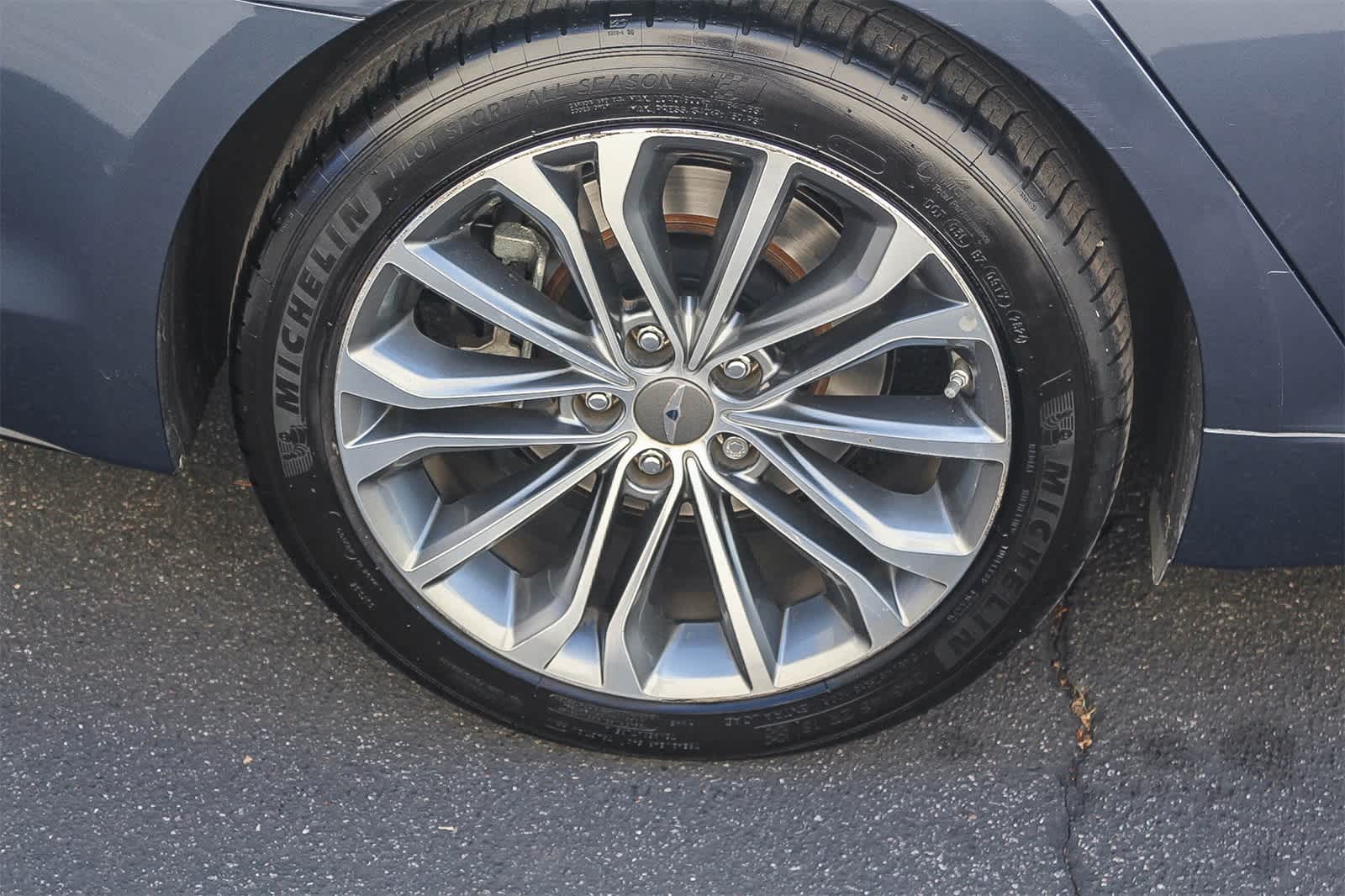 Thumbnail: 2015 Hyundai Genesis - 13