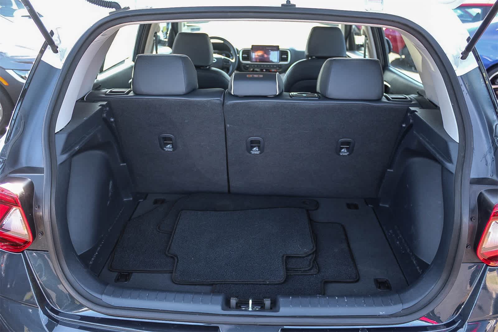 Thumbnail: 2023 Hyundai Venue - 36