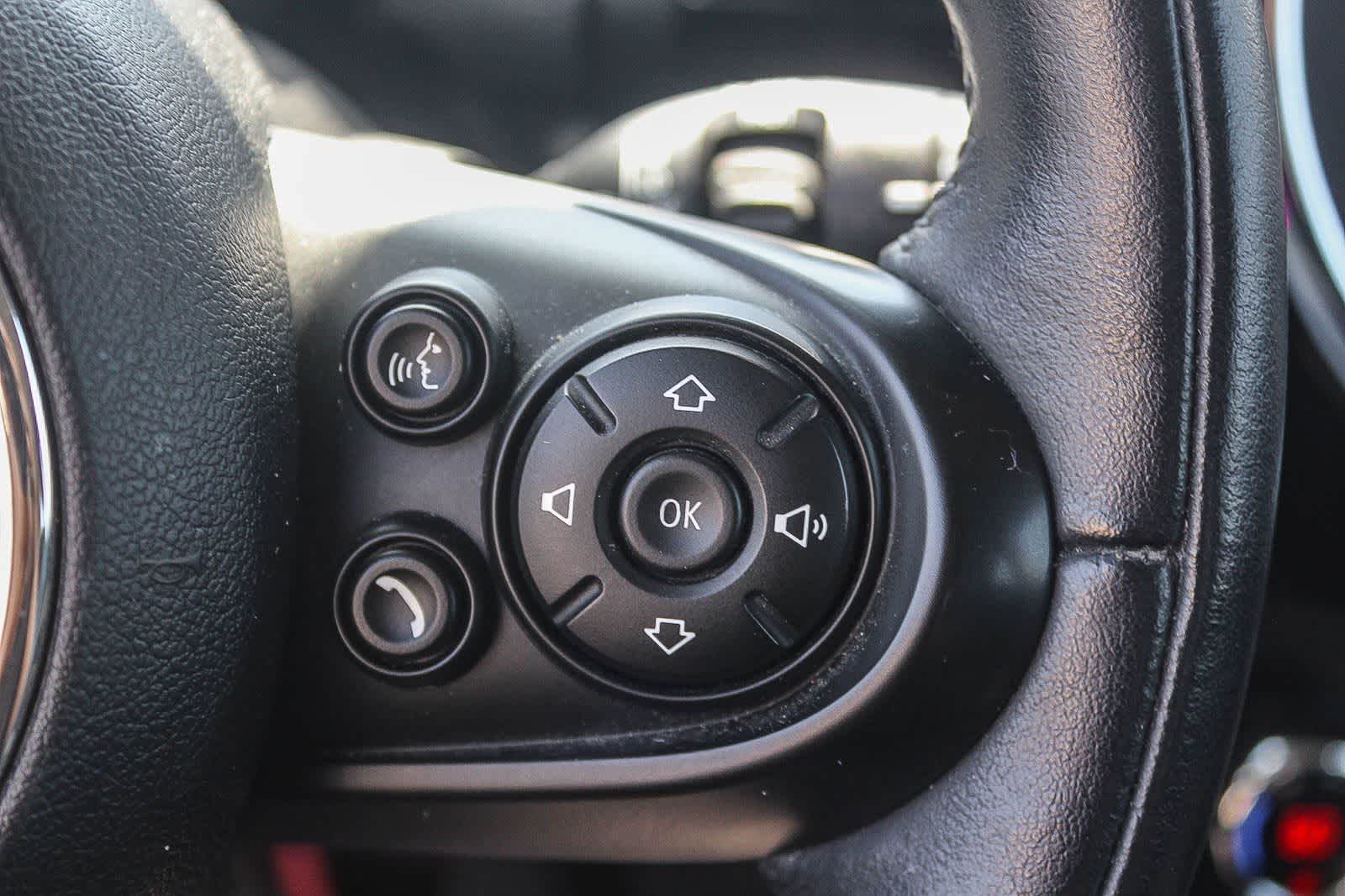 Thumbnail: 2017 MINI Cooper Hardtop - 31