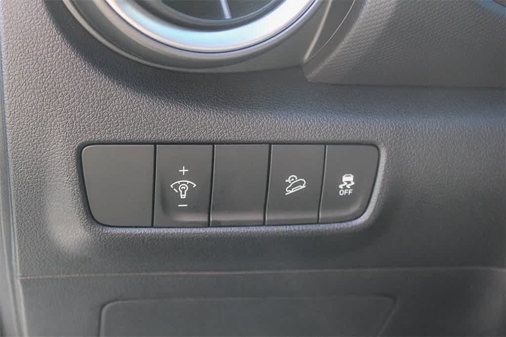 Thumbnail: 2022 Hyundai Kona - 31