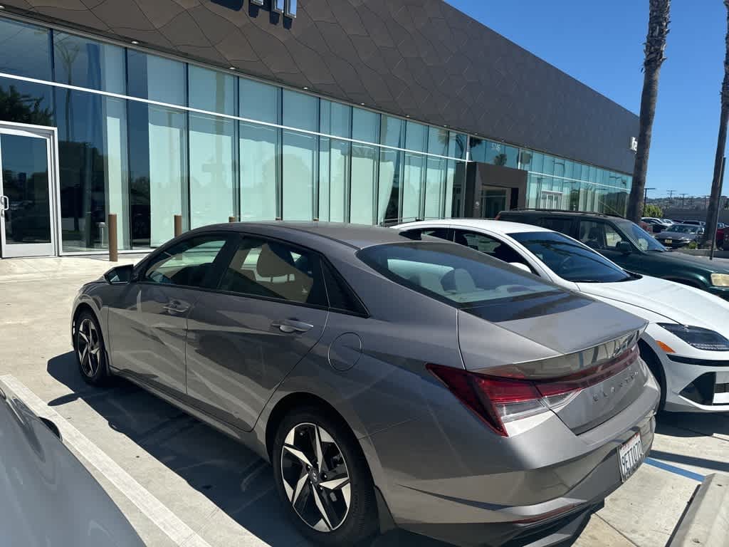 Thumbnail: 2023 Hyundai Elantra - 9